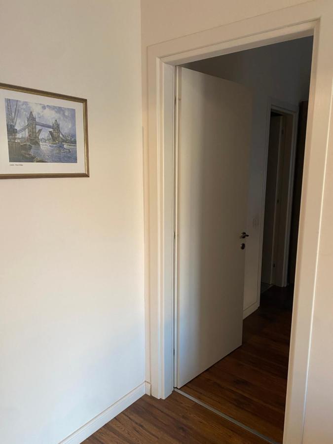 Ambassador Tirana Apartment Екстер'єр фото