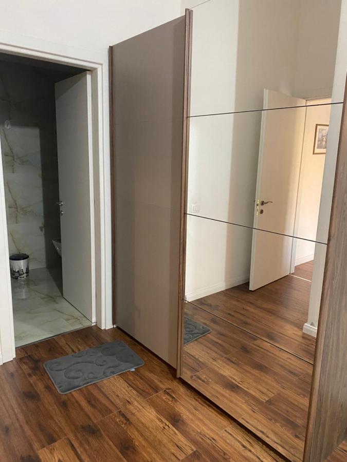 Ambassador Tirana Apartment Екстер'єр фото