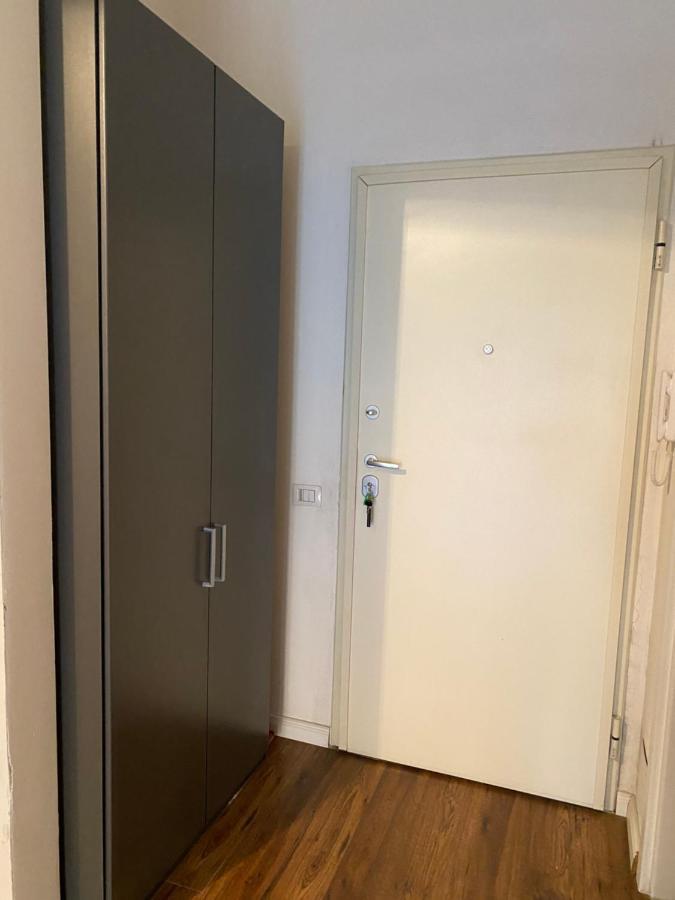Ambassador Tirana Apartment Екстер'єр фото