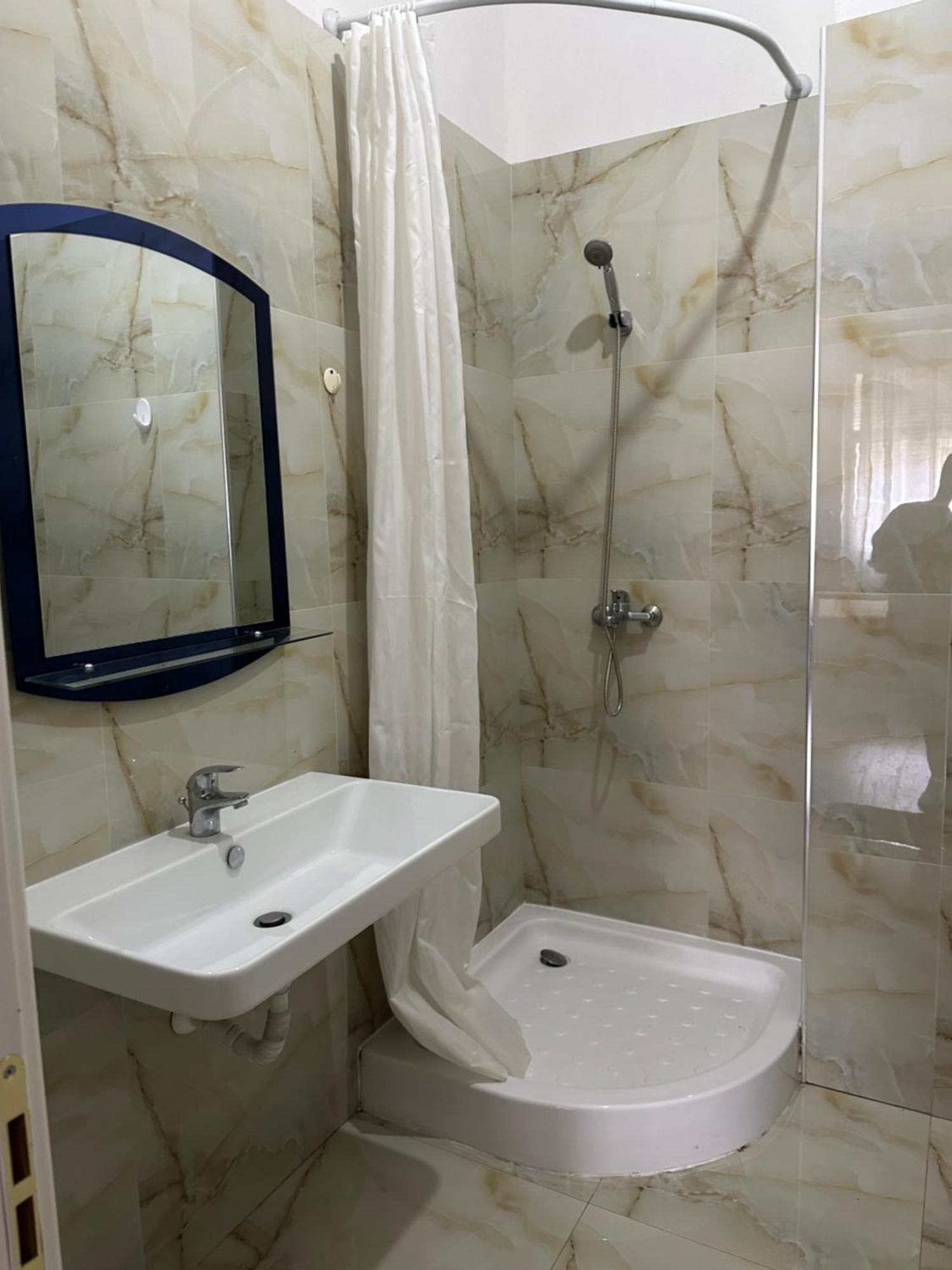 Ambassador Tirana Apartment Екстер'єр фото